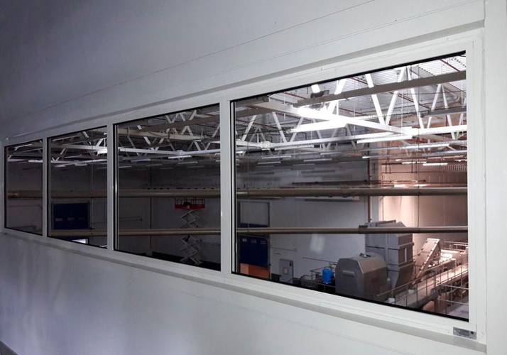 Окно в производственном цеху Окно в производственном цеху